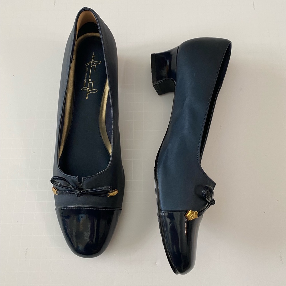 SOFT STYLE By Hush Puppies Sara Stack Heel Shoes Patent Toe Navy Blue Sz 8.5 M